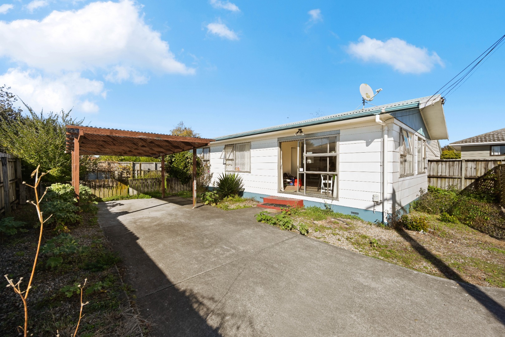 52a  Vardon Road — image 1