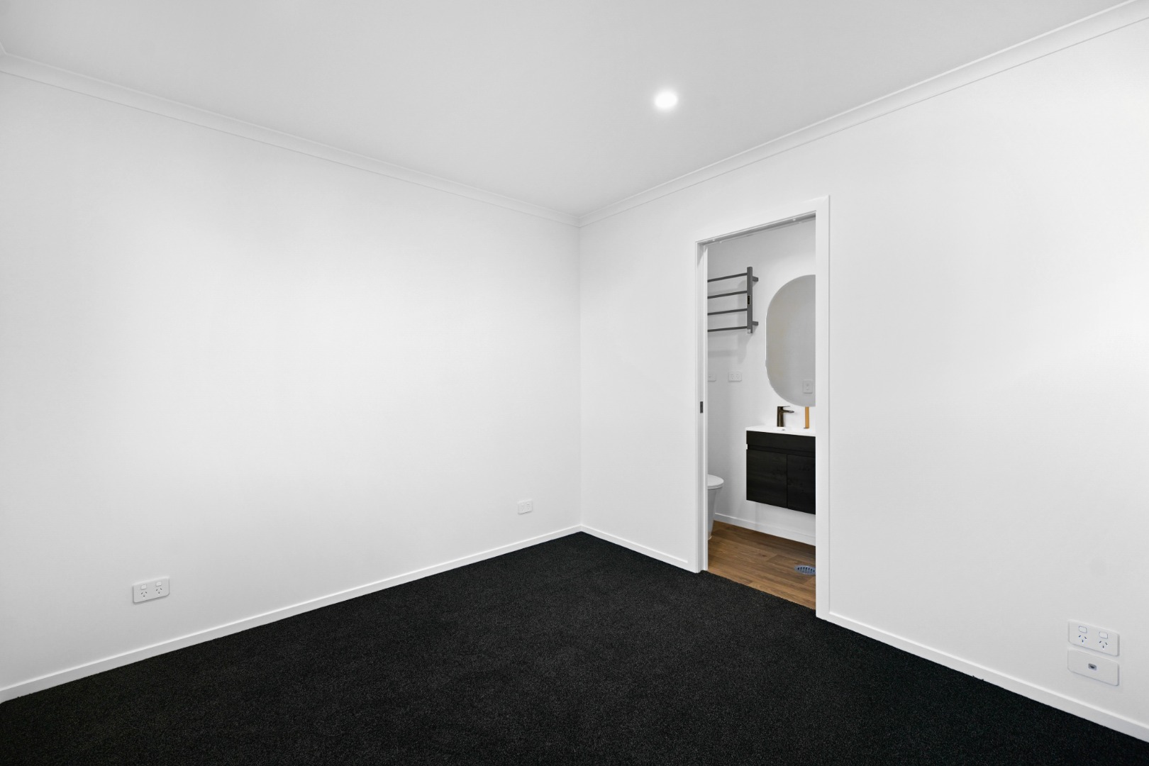 97a Aurora Terrace (Room A)