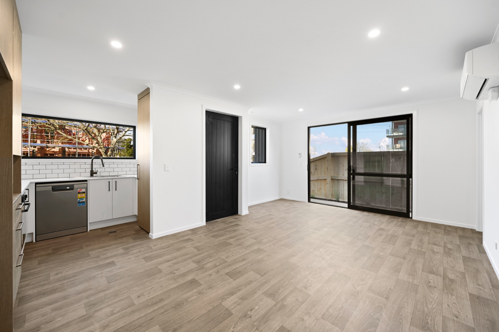 97a Aurora Terrace (Room A)