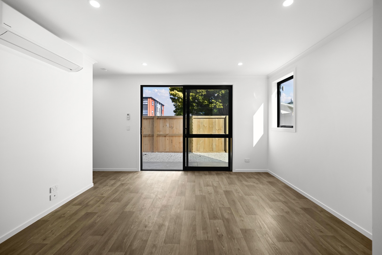 97e Aurora Terrace 