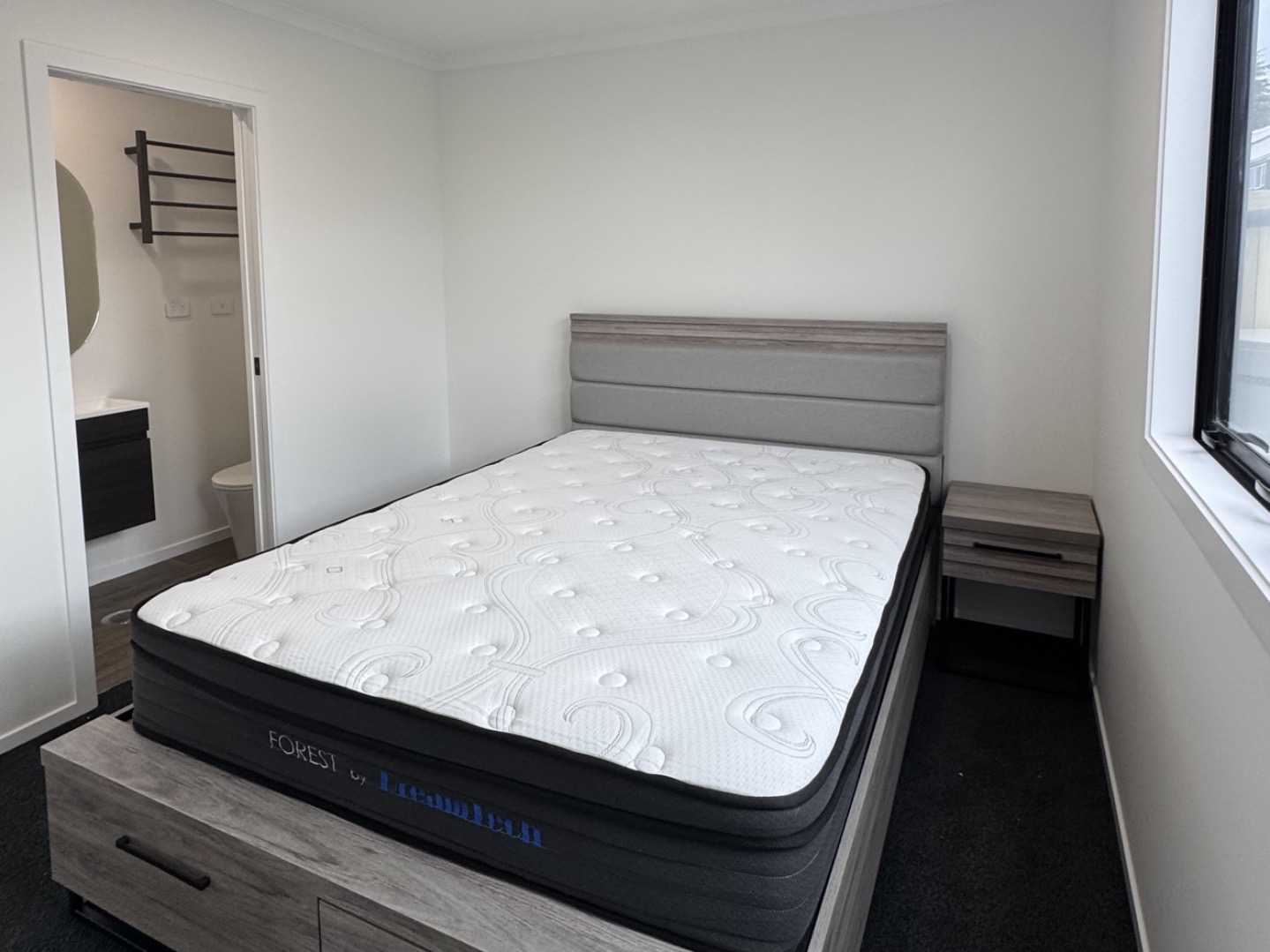 97a Aurora Terrace (Room 1)