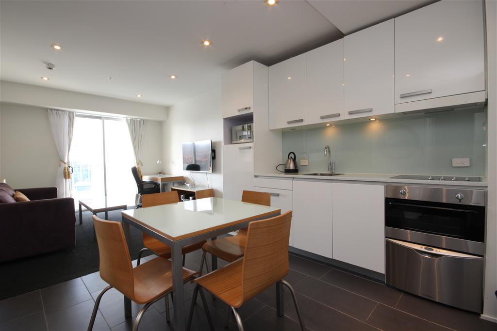 EXECUTIVE PARKSIDE RESIDENCE