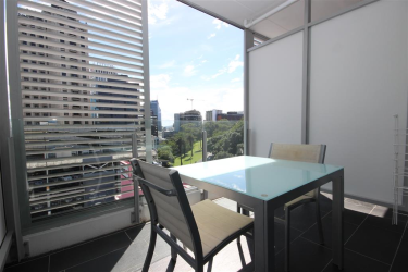 CALMING PARK VIEWS - HEART OF THE CITY