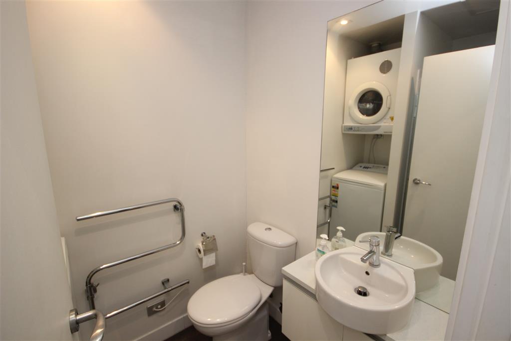 PRECINCT - HEART OF THE CITY