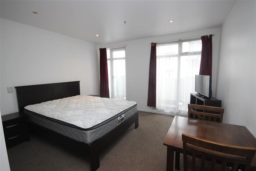 UNIVERSITY / BRITOMART - GREAT QUIET LOCATION!