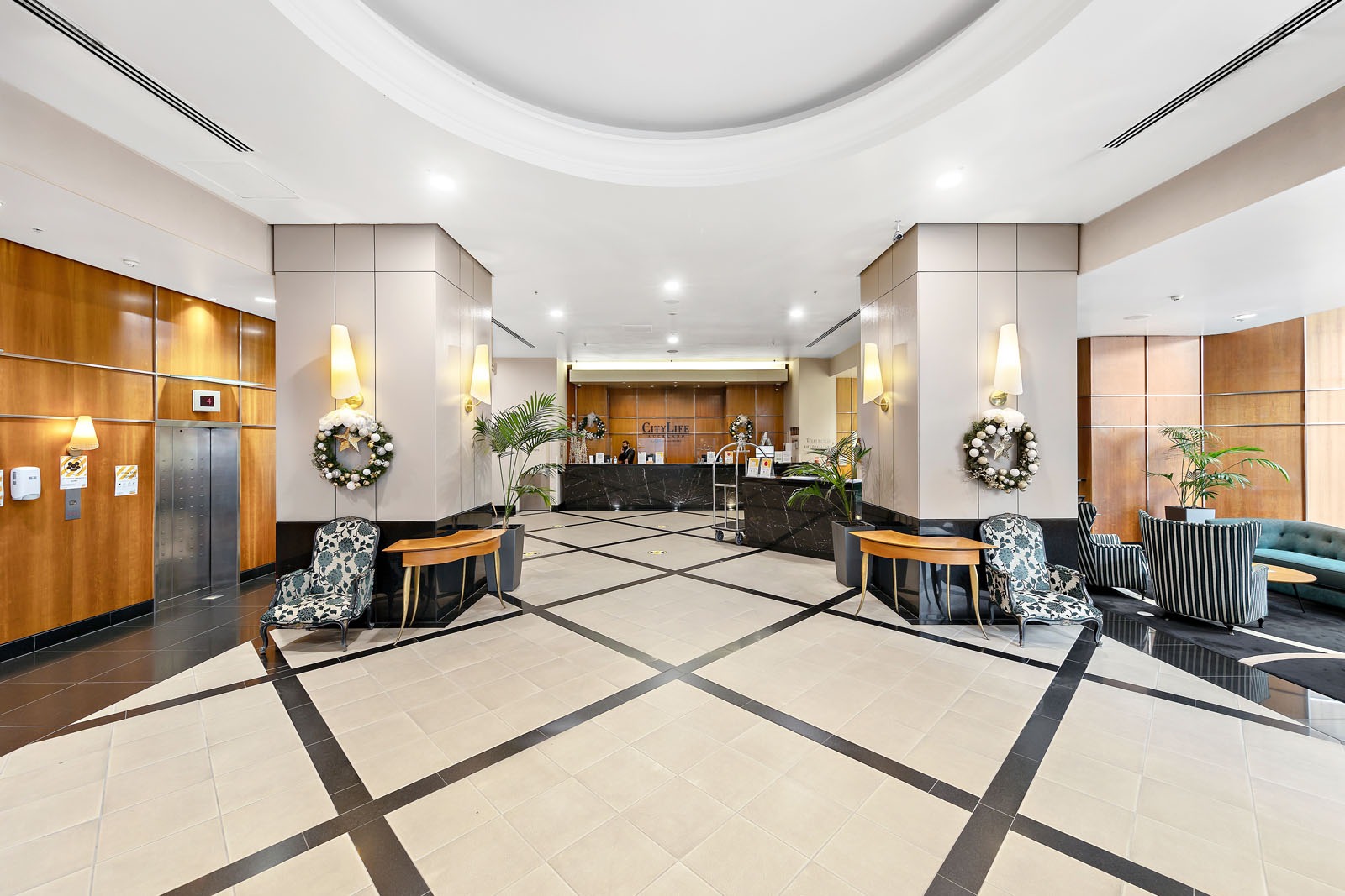 EXECUTIVE SUN TRAP - NORTH WEST CORNER