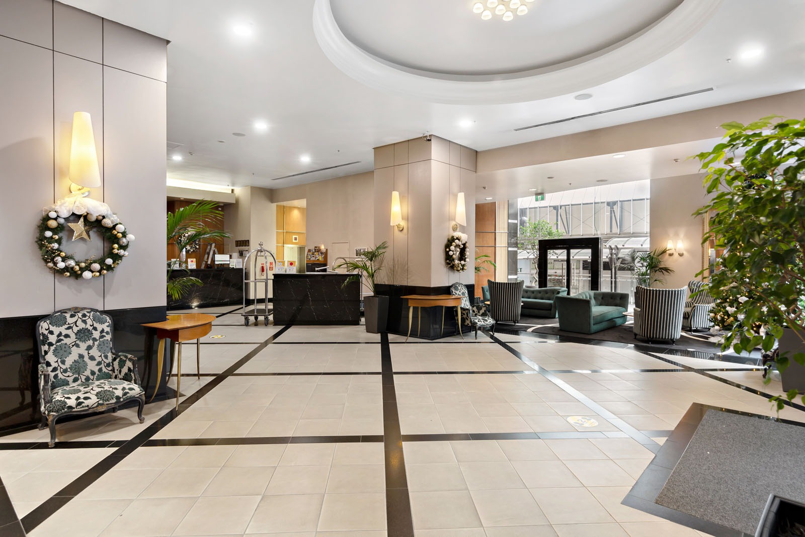 EXECUTIVE SUN TRAP - NORTH WEST CORNER