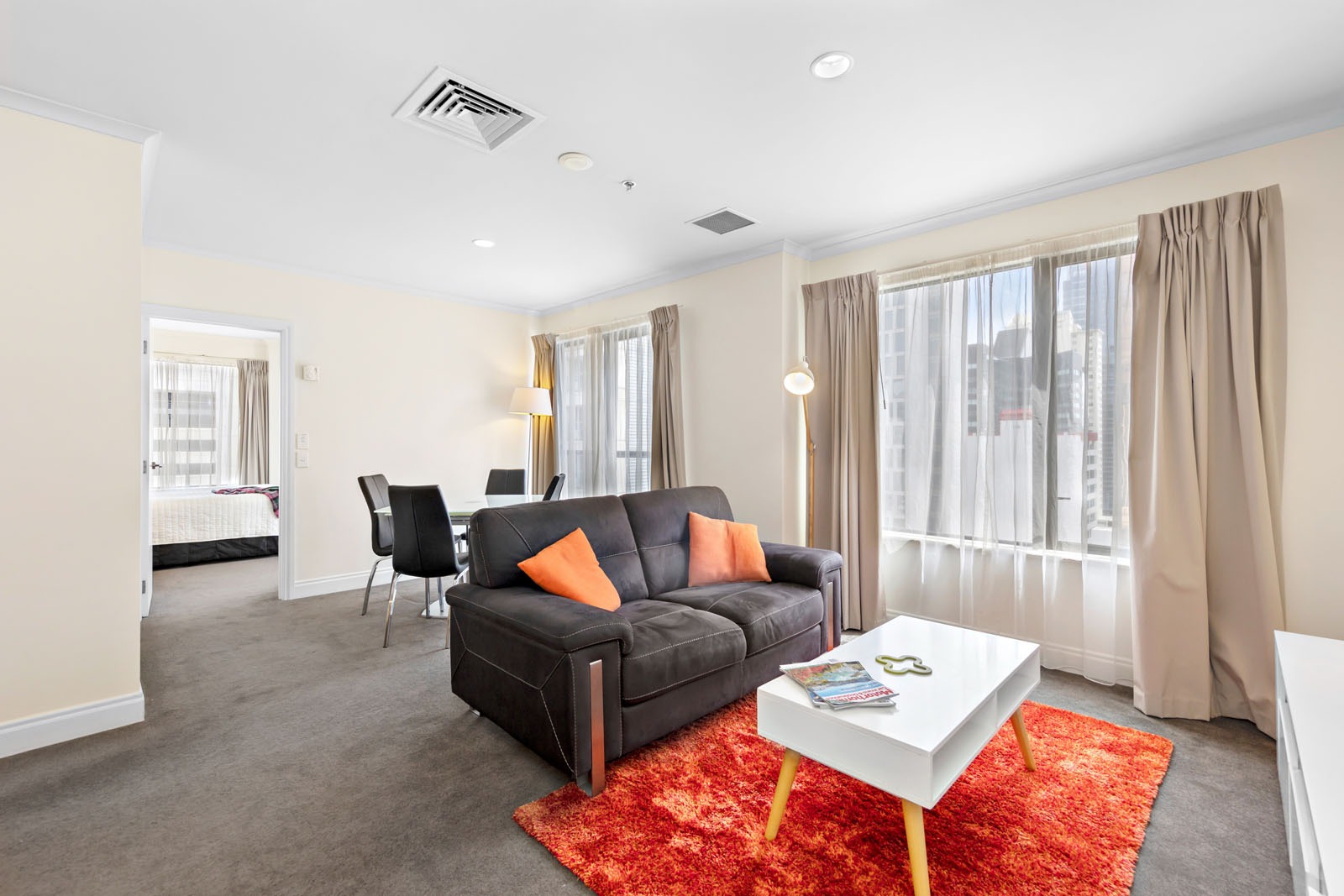 EXECUTIVE SUN TRAP - NORTH WEST CORNER