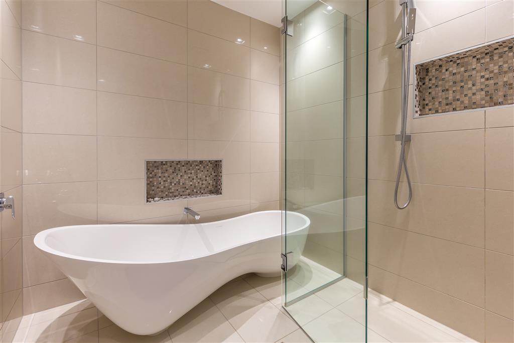 EXECUTIVE PARKSIDE RESIDENCE