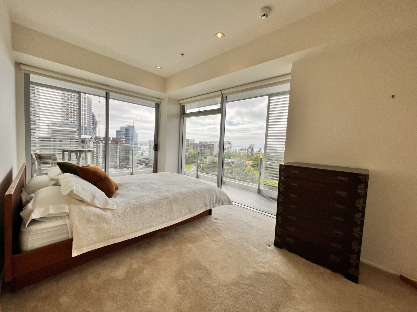 PRECINCT PARKSIDE EXECUTIVE