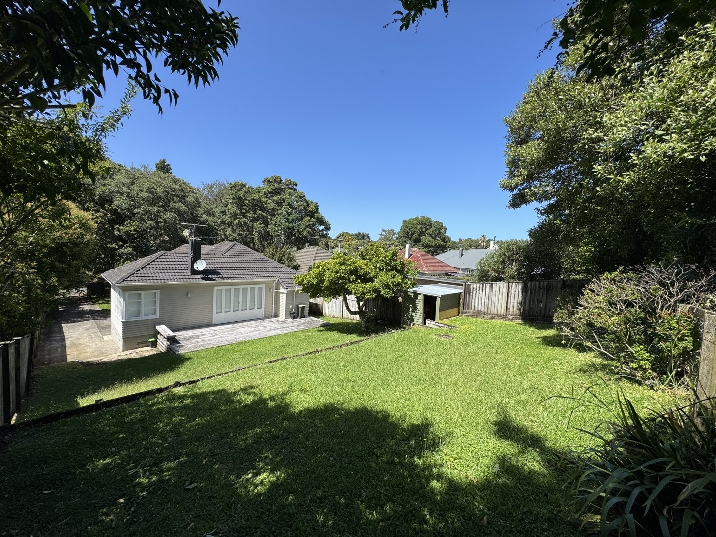 SUN TRAP  -  QUALITY HOME ON FULL SECTION 