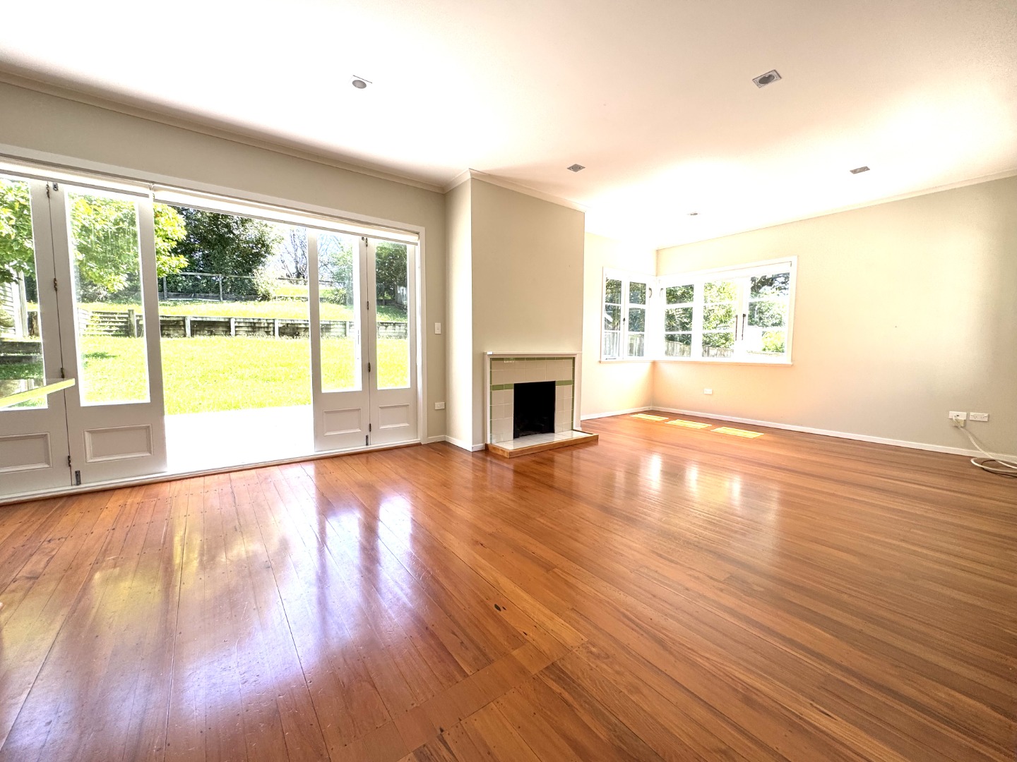 SUN TRAP  -  QUALITY HOME ON FULL SECTION 