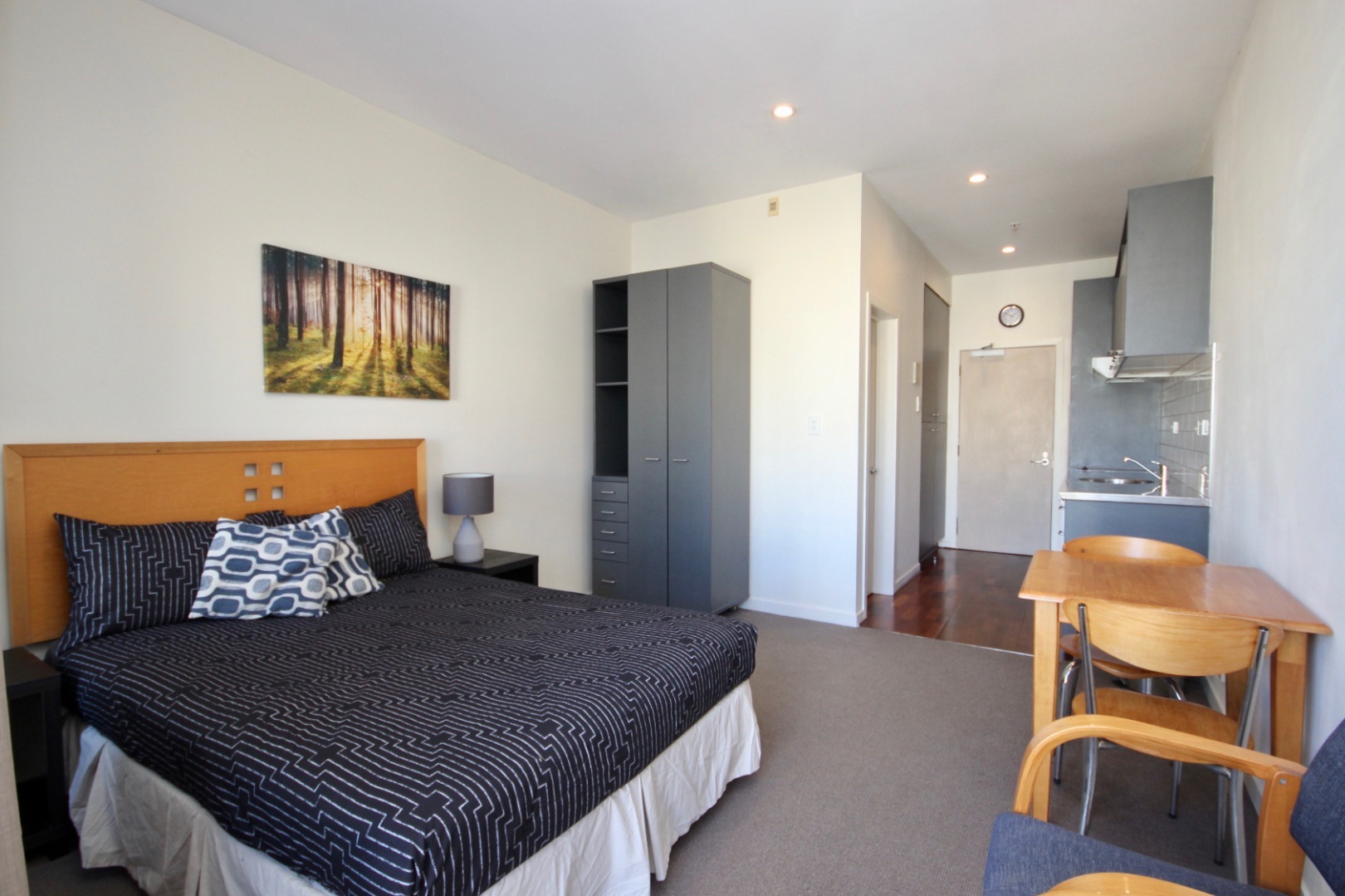THE AUCKLANDER - GREAT PRIVATE BIG STUDIO APARTMENT 