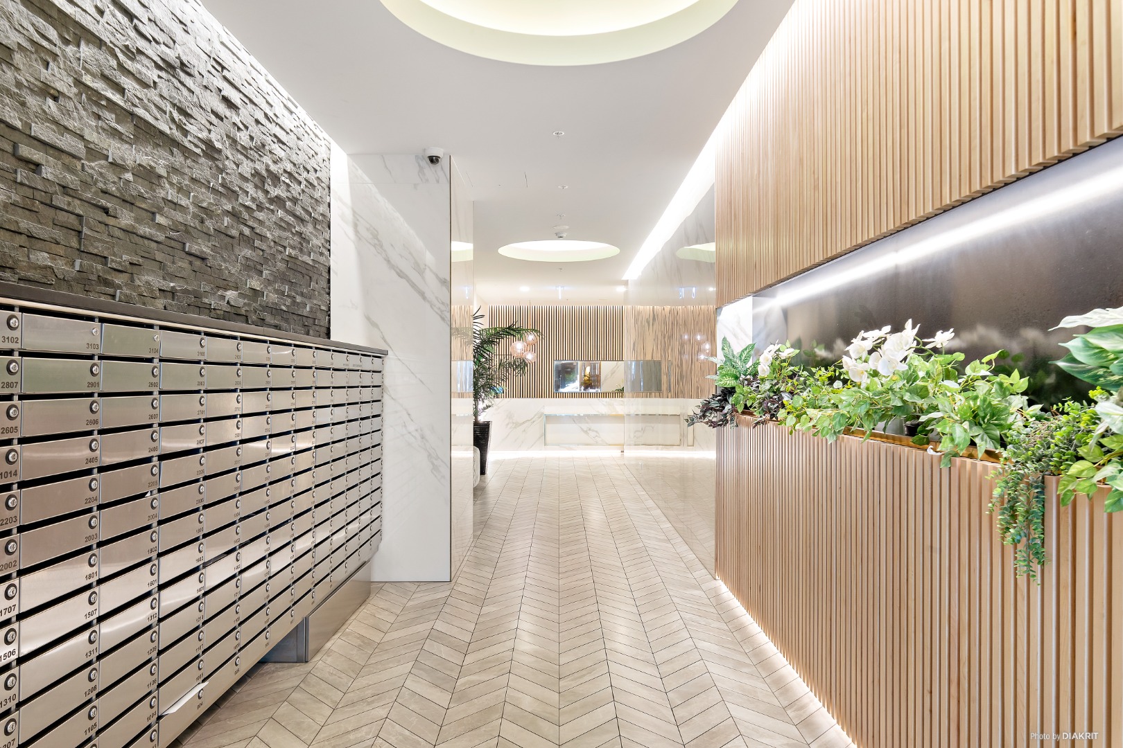 PARKSIDE BEAUTY - AIRCONDITIONED & TIMBER FLOORS