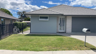 8 Ratahi Way