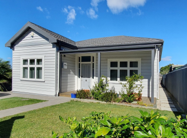 2 Kipling Ave