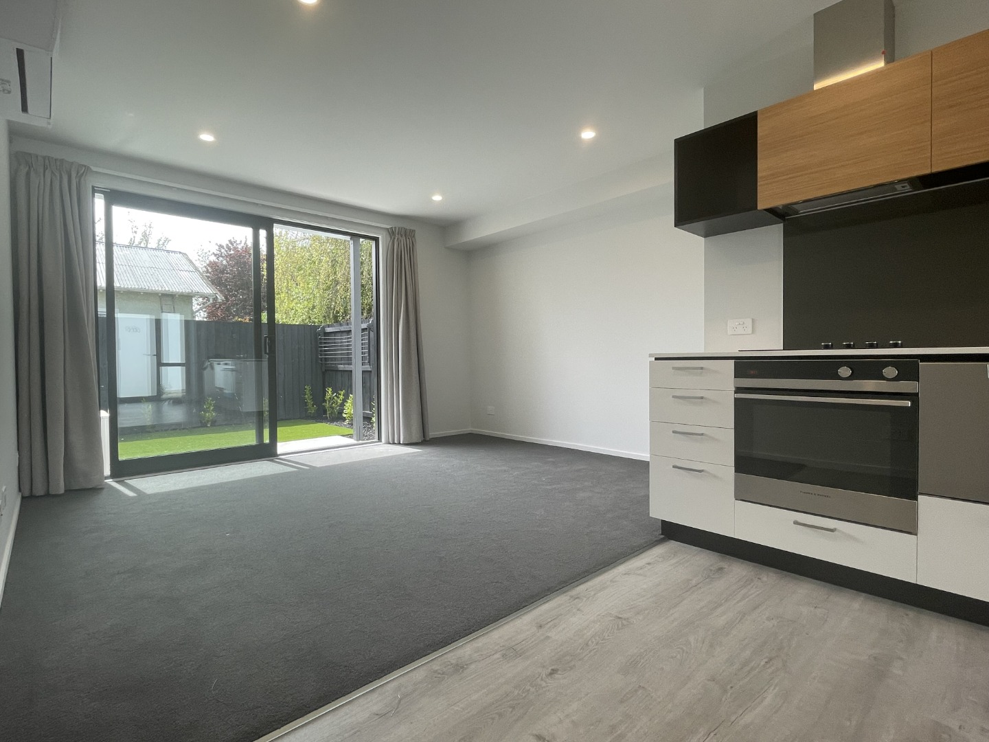 Unit 10, 302 Fitzgerald Avenue, City Centre (Christchurch City), Christchurch