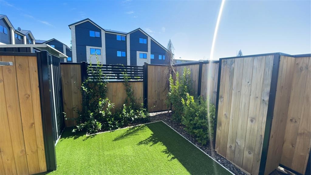 Unit 2, 8B Taramea Place, Addington, Christchurch 