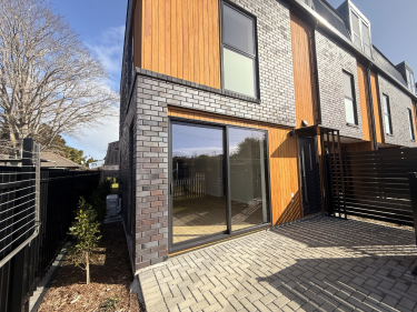 6/1 Scott Road