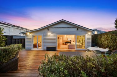 8 Richard Street