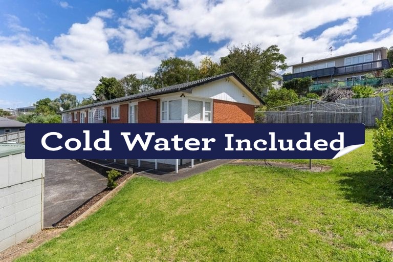 Tidy Unit with a Garage