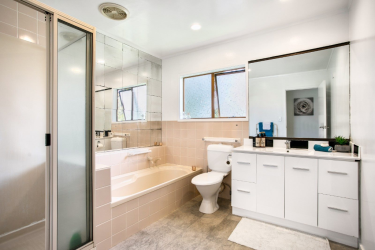 Photo of Browns Bay North Shore City House - 12