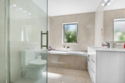 Thumbnail image of Torbay North Shore City House - 7
