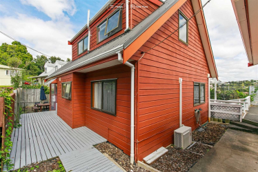 Click for more info about House NHP11103