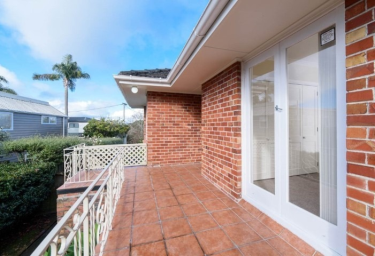 Click for more info about House NHP11169