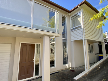 Click for more info about House NHP6764