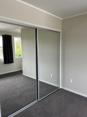 Thumbnail image of Beach Haven North Shore City House - 12
