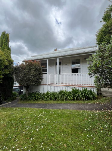 Click for more info about House NHP11116
