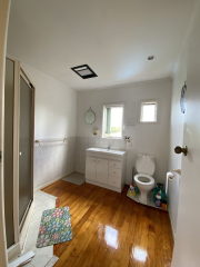 Thumbnail image of Browns Bay North Shore City House - 4
