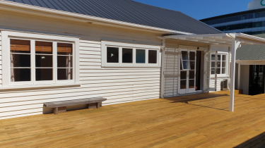 Click for more info about House NHP10516