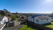 Thumbnail image of Hillcrest North Shore City House - 2