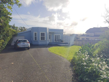 Click for more info about House NHP11700
