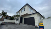 Thumbnail image of Milford North Shore City House - 21