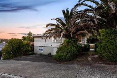 Photo of Westgate Waitakere City House - 2