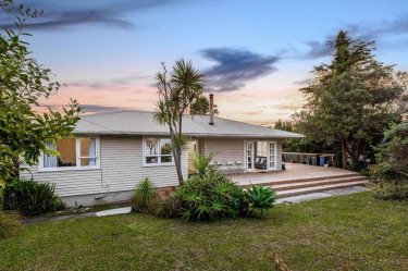 Photo of Westgate Waitakere City House - 3