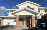Thumbnail image of Hillcrest North Shore City House - 5