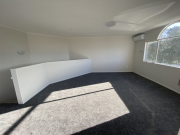 Thumbnail image of Hillcrest North Shore City House - 15