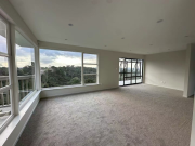 Thumbnail image of Torbay North Shore City House - 5