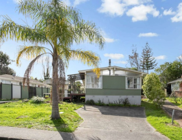 Photo of Glenfield North Shore City House 1 Photo of Glenfield North Shore City House - 1