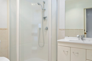 Photo of Browns Bay North Shore City Apartment 5 Photo of Browns Bay North Shore City Apartment - 5