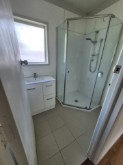 Thumbnail image of Birkdale North Shore City House - 11