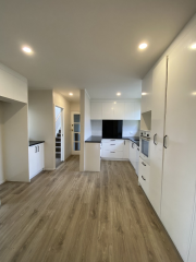 Thumbnail image of Milford North Shore City House - 5