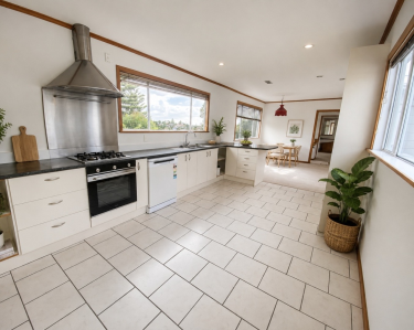 Click for more info about House NHP11817
