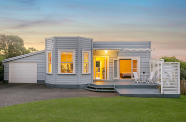 Click for more info about House NHP11700