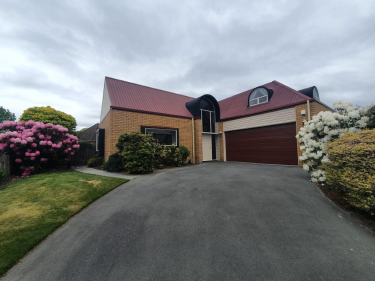 28 Derenzy Place