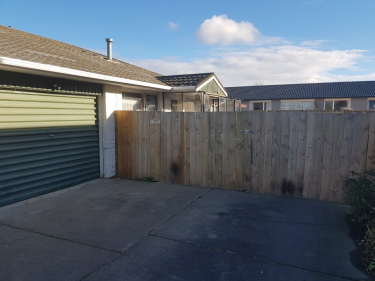 2/3 Farnborough Street